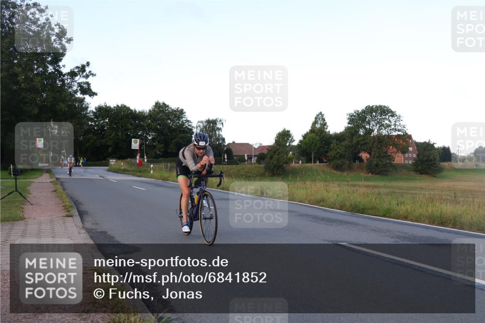 25.08.2024 - Elbe Triathlon Hamburg Fuchs,  Jonas http://msf.ph/oto/6841852 25.08.2024 08:58:06 Radfahren 113, 137 meine-sportfotos.de