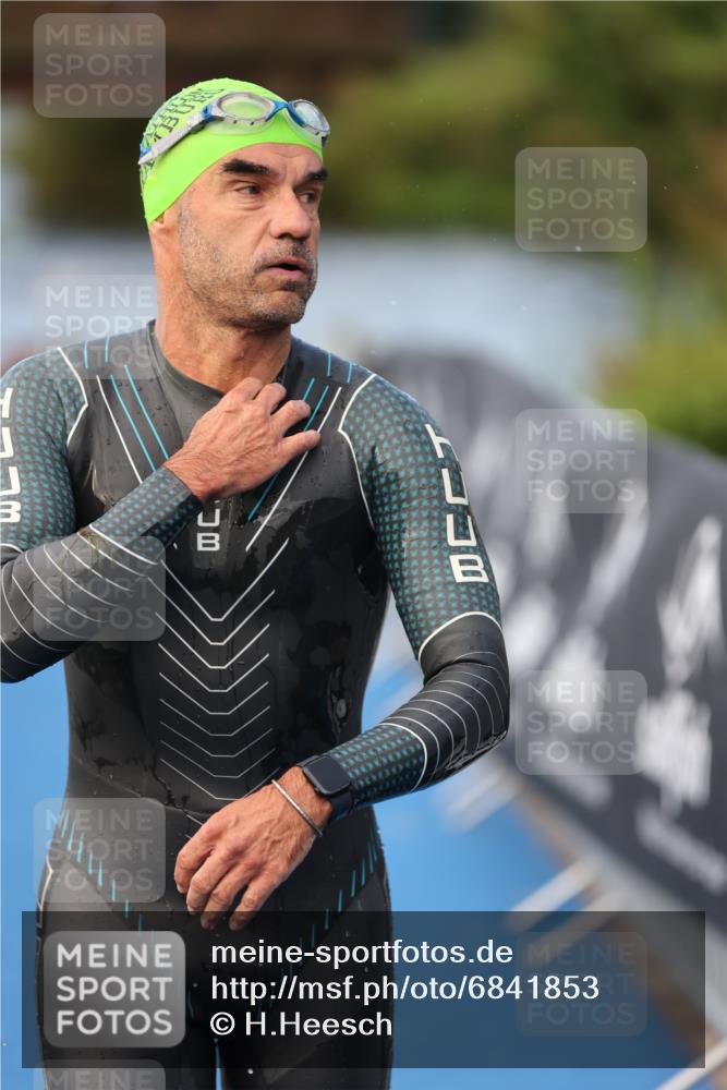 25.08.2024 - Elbe Triathlon Hamburg H.Heesch http://msf.ph/oto/6841853 25.08.2024 08:44:55 Schwimmen 120, 124, 166, 168, 169, 188, 197 meine-sportfotos.de