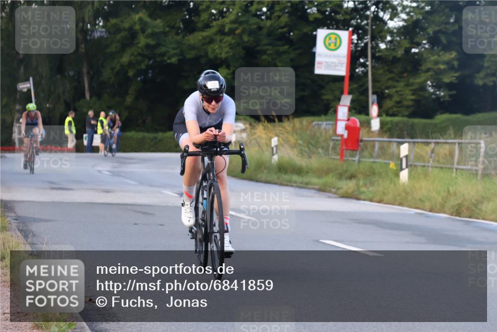 25.08.2024 - Elbe Triathlon Hamburg Fuchs,  Jonas http://msf.ph/oto/6841859 25.08.2024 08:58:08 Radfahren 113, 137, 123 meine-sportfotos.de