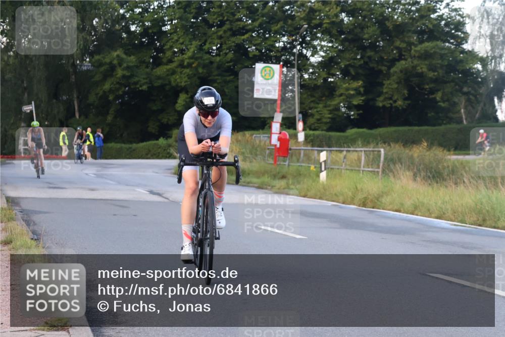 25.08.2024 - Elbe Triathlon Hamburg Fuchs,  Jonas http://msf.ph/oto/6841866 25.08.2024 08:58:08 Radfahren 113, 137, 123 meine-sportfotos.de
