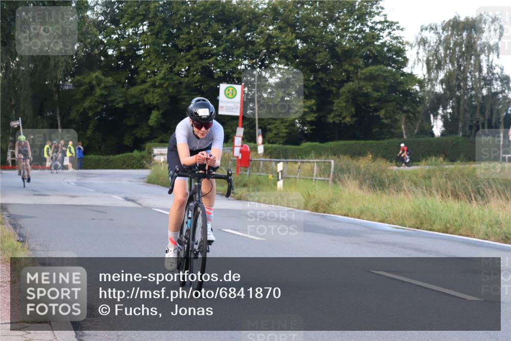 25.08.2024 - Elbe Triathlon Hamburg Fuchs,  Jonas http://msf.ph/oto/6841870 25.08.2024 08:58:09 Radfahren 113, 137, 123 meine-sportfotos.de