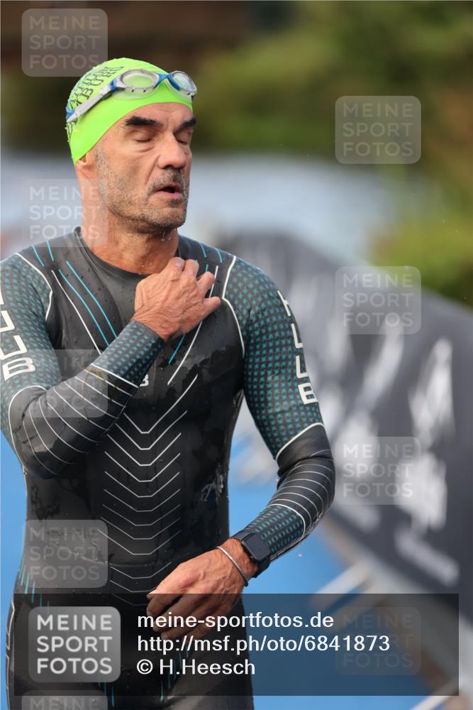 25.08.2024 - Elbe Triathlon Hamburg H.Heesch http://msf.ph/oto/6841873 25.08.2024 08:44:55 Schwimmen 120, 124, 166, 168, 169, 188, 197 meine-sportfotos.de