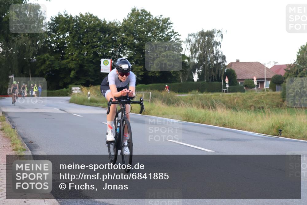 25.08.2024 - Elbe Triathlon Hamburg Fuchs,  Jonas http://msf.ph/oto/6841885 25.08.2024 08:58:09 Radfahren 113, 137, 123 meine-sportfotos.de
