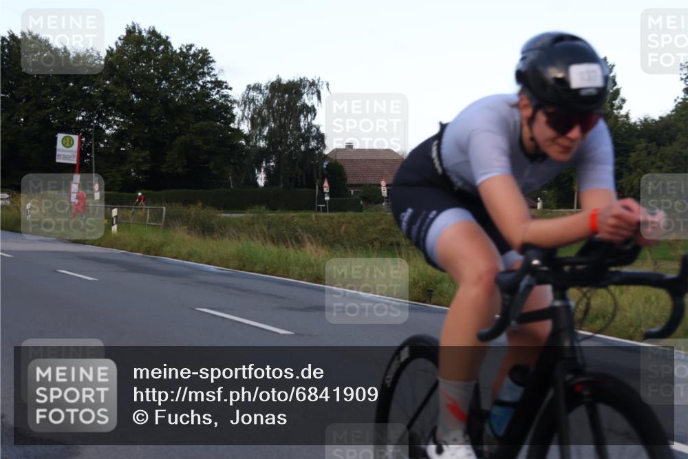 25.08.2024 - Elbe Triathlon Hamburg Fuchs,  Jonas http://msf.ph/oto/6841909 25.08.2024 08:58:10 Radfahren 113, 137, 123 meine-sportfotos.de