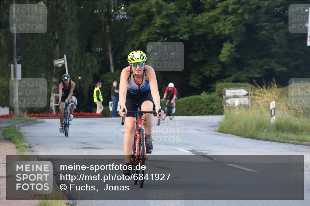 25.08.2024 - Elbe Triathlon Hamburg Fuchs,  Jonas http://msf.ph/oto/6841927 25.08.2024 08:58:12 Radfahren 137, 123, 114, 87 meine-sportfotos.de