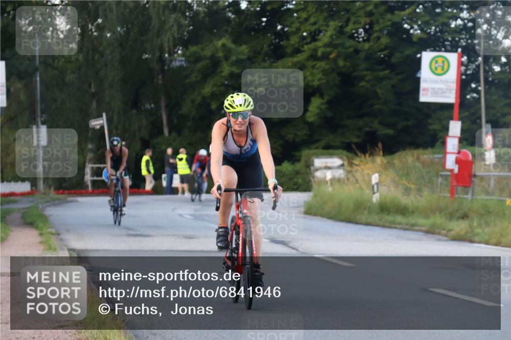 25.08.2024 - Elbe Triathlon Hamburg Fuchs,  Jonas http://msf.ph/oto/6841946 25.08.2024 08:58:12 Radfahren 137, 123, 114, 87 meine-sportfotos.de