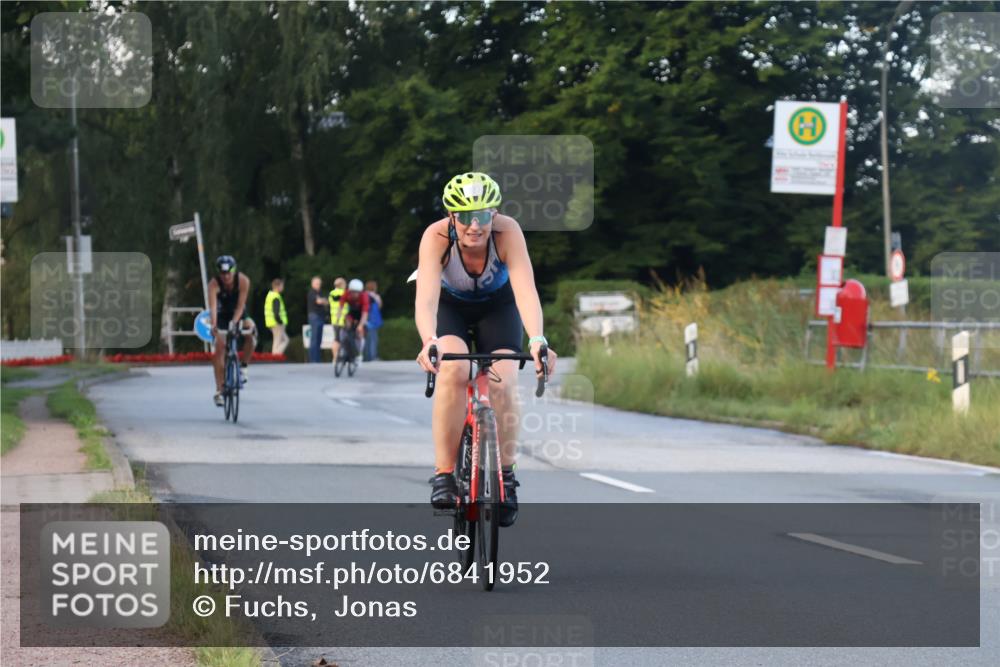 25.08.2024 - Elbe Triathlon Hamburg Fuchs,  Jonas http://msf.ph/oto/6841952 25.08.2024 08:58:13 Radfahren 137, 123, 114, 87 meine-sportfotos.de