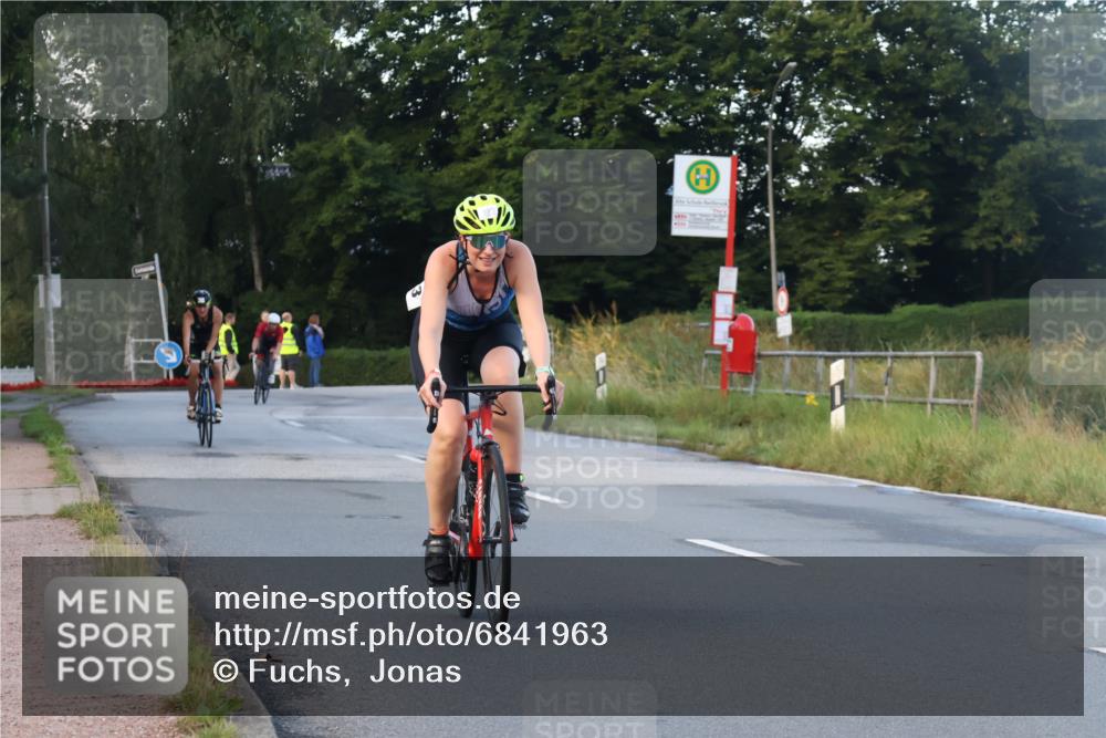 25.08.2024 - Elbe Triathlon Hamburg Fuchs,  Jonas http://msf.ph/oto/6841963 25.08.2024 08:58:13 Radfahren 137, 123, 114, 87 meine-sportfotos.de