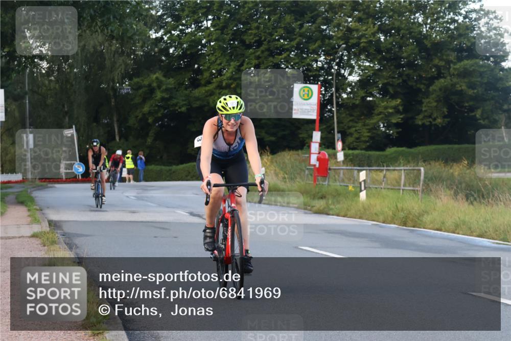 25.08.2024 - Elbe Triathlon Hamburg Fuchs,  Jonas http://msf.ph/oto/6841969 25.08.2024 08:58:13 Radfahren 137, 123, 114, 87 meine-sportfotos.de
