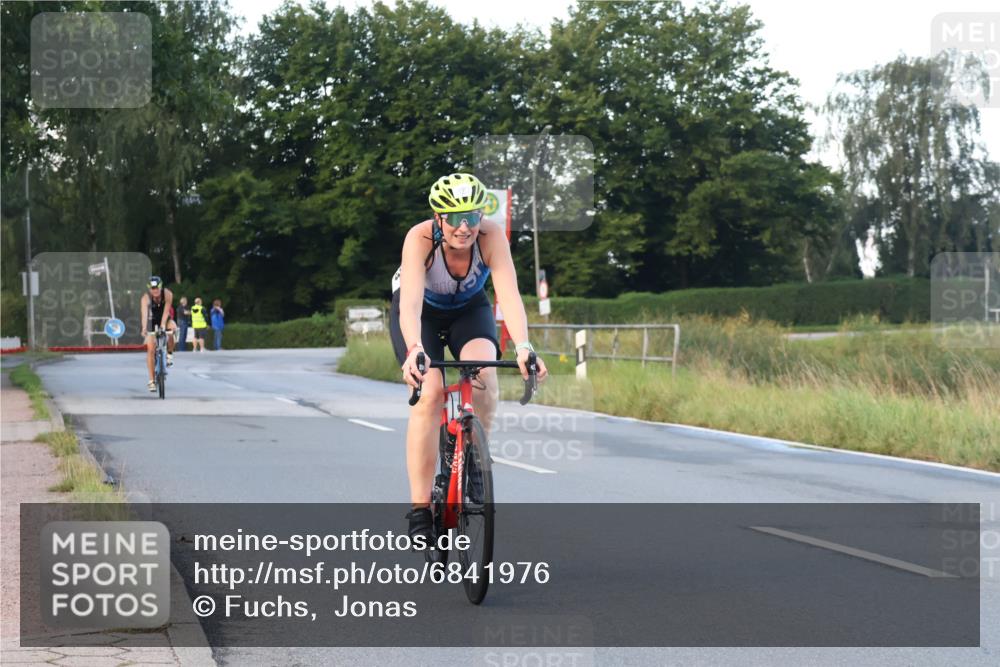 25.08.2024 - Elbe Triathlon Hamburg Fuchs,  Jonas http://msf.ph/oto/6841976 25.08.2024 08:58:13 Radfahren 137, 123, 114, 87 meine-sportfotos.de