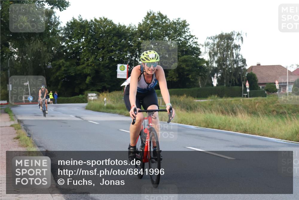 25.08.2024 - Elbe Triathlon Hamburg Fuchs,  Jonas http://msf.ph/oto/6841996 25.08.2024 08:58:14 Radfahren 137, 123, 114, 87 meine-sportfotos.de