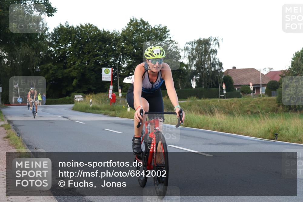 25.08.2024 - Elbe Triathlon Hamburg Fuchs,  Jonas http://msf.ph/oto/6842002 25.08.2024 08:58:14 Radfahren 137, 123, 114, 87 meine-sportfotos.de
