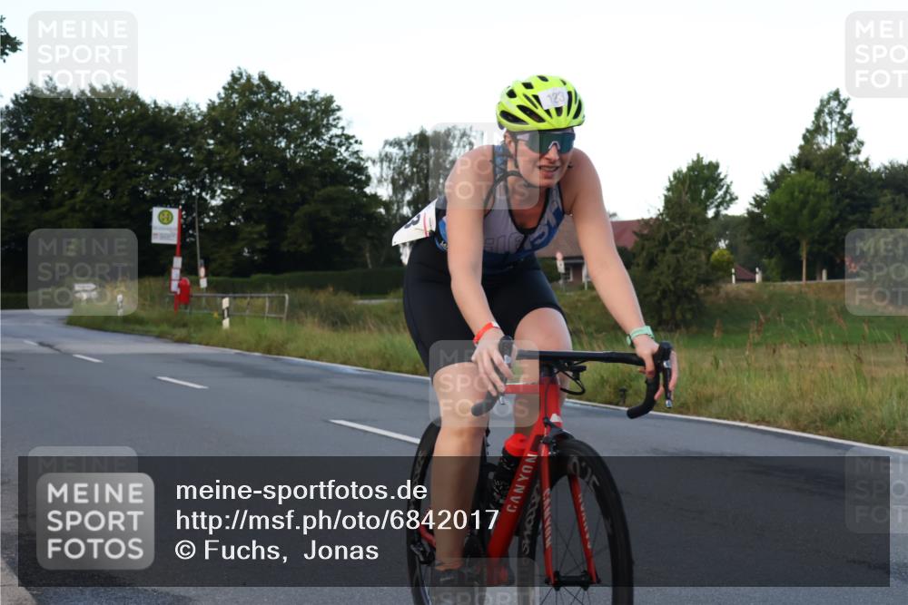 25.08.2024 - Elbe Triathlon Hamburg Fuchs,  Jonas http://msf.ph/oto/6842017 25.08.2024 08:58:14 Radfahren 137, 123, 114, 87 meine-sportfotos.de