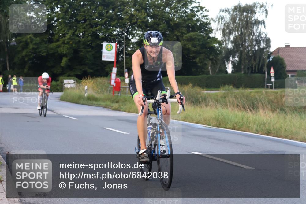 25.08.2024 - Elbe Triathlon Hamburg Fuchs,  Jonas http://msf.ph/oto/6842038 25.08.2024 08:58:17 Radfahren 123, 114, 87 meine-sportfotos.de