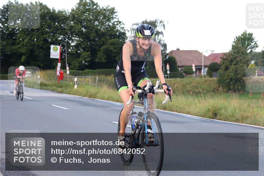 25.08.2024 - Elbe Triathlon Hamburg Fuchs,  Jonas http://msf.ph/oto/6842052 25.08.2024 08:58:18 Radfahren 123, 114, 87 meine-sportfotos.de