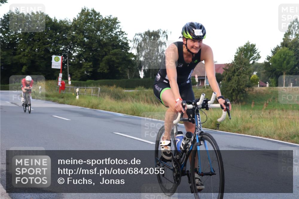 25.08.2024 - Elbe Triathlon Hamburg Fuchs,  Jonas http://msf.ph/oto/6842055 25.08.2024 08:58:18 Radfahren 123, 114, 87 meine-sportfotos.de