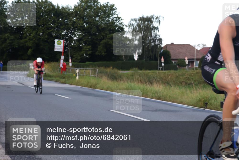 25.08.2024 - Elbe Triathlon Hamburg Fuchs,  Jonas http://msf.ph/oto/6842061 25.08.2024 08:58:18 Radfahren 123, 114, 87 meine-sportfotos.de