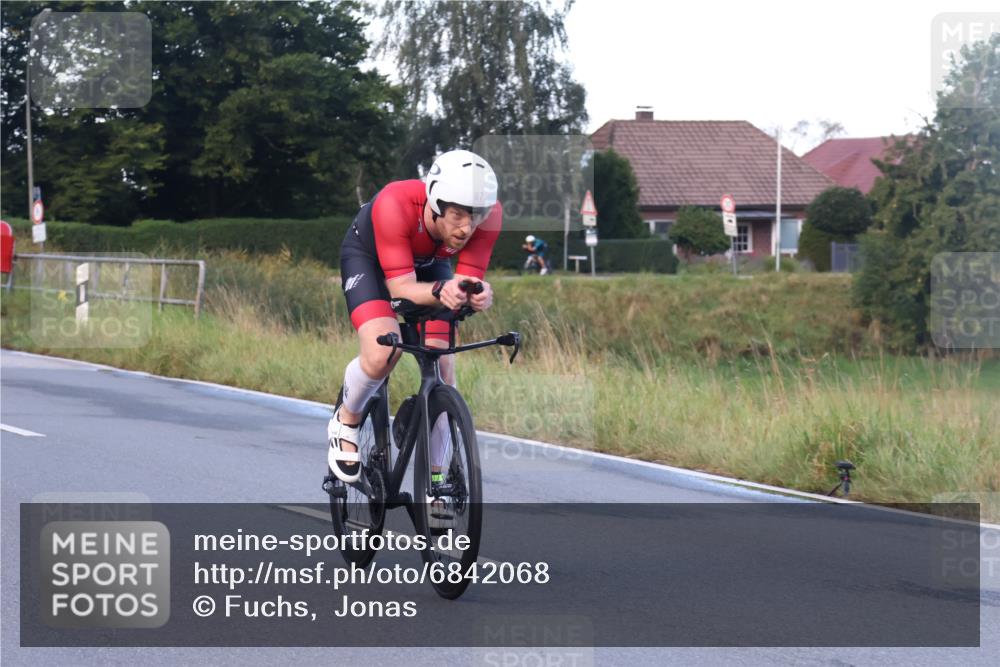 25.08.2024 - Elbe Triathlon Hamburg Fuchs,  Jonas http://msf.ph/oto/6842068 25.08.2024 08:58:19 Radfahren 123, 114, 87 meine-sportfotos.de