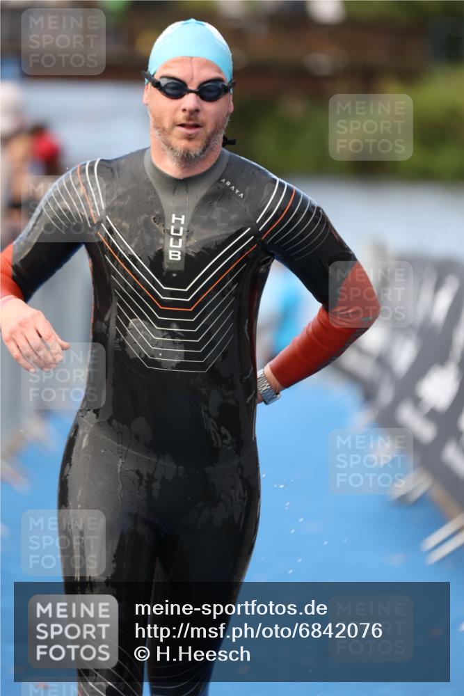 25.08.2024 - Elbe Triathlon Hamburg H.Heesch http://msf.ph/oto/6842076 25.08.2024 08:45:13 Schwimmen 168 meine-sportfotos.de