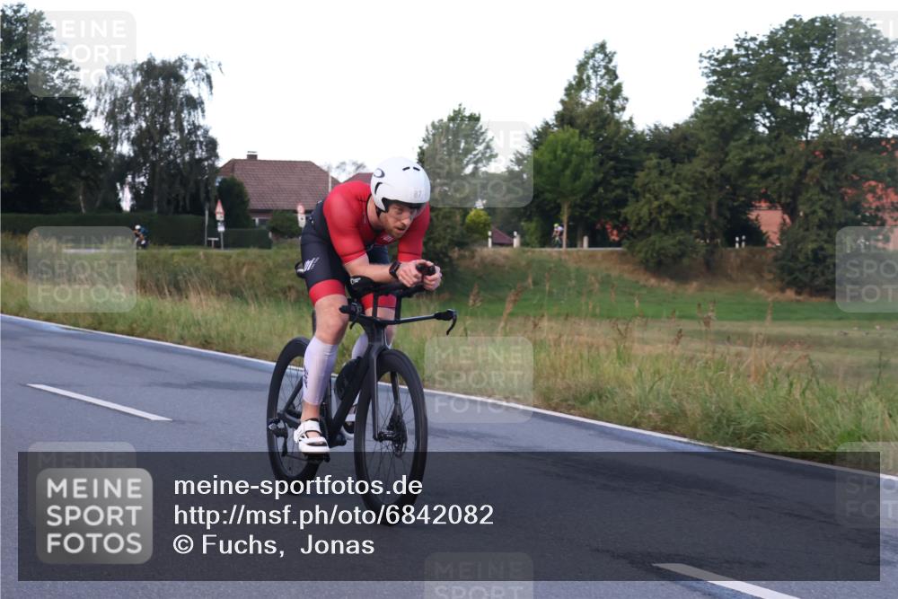 25.08.2024 - Elbe Triathlon Hamburg Fuchs,  Jonas http://msf.ph/oto/6842082 25.08.2024 08:58:19 Radfahren 123, 114, 87 meine-sportfotos.de