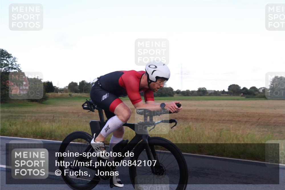 25.08.2024 - Elbe Triathlon Hamburg Fuchs,  Jonas http://msf.ph/oto/6842107 25.08.2024 08:58:20 Radfahren 123, 114, 87 meine-sportfotos.de