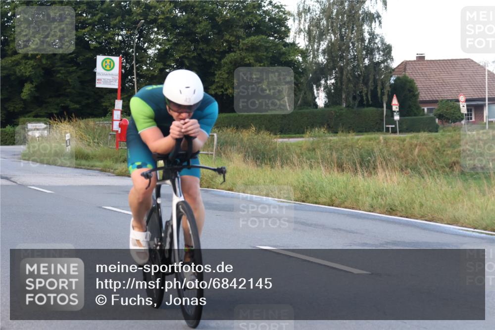 25.08.2024 - Elbe Triathlon Hamburg Fuchs,  Jonas http://msf.ph/oto/6842145 25.08.2024 08:58:30 Radfahren 43, 69 meine-sportfotos.de