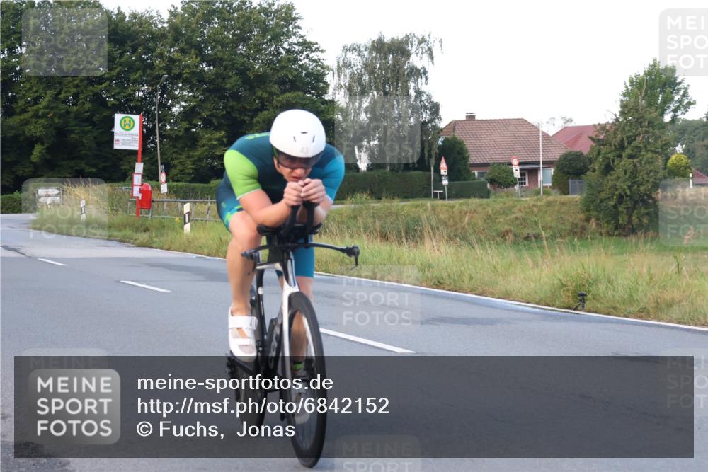 25.08.2024 - Elbe Triathlon Hamburg Fuchs,  Jonas http://msf.ph/oto/6842152 25.08.2024 08:58:30 Radfahren 43, 69 meine-sportfotos.de