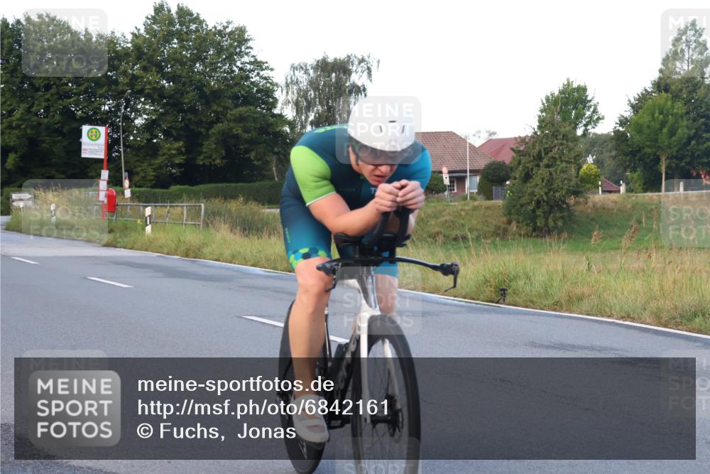 25.08.2024 - Elbe Triathlon Hamburg Fuchs,  Jonas http://msf.ph/oto/6842161 25.08.2024 08:58:30 Radfahren 43, 69 meine-sportfotos.de