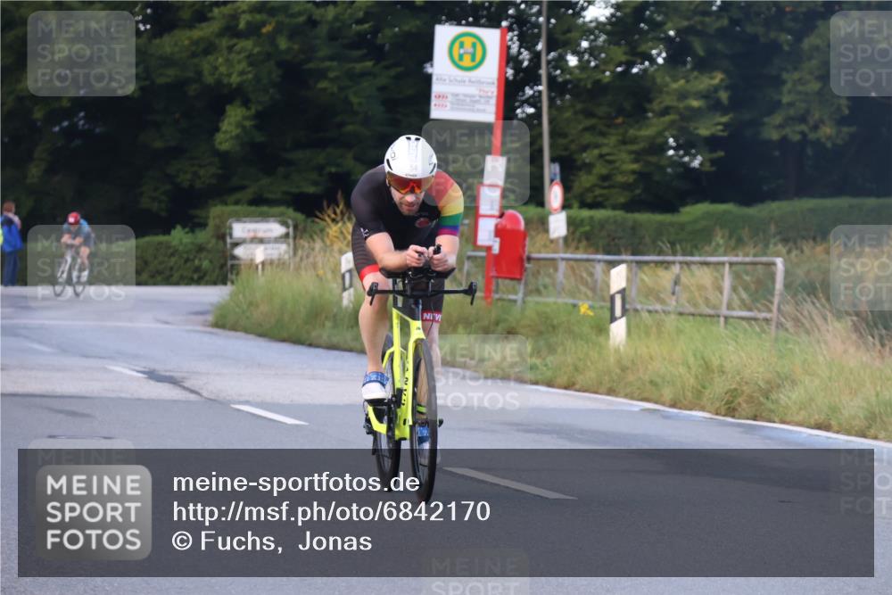 25.08.2024 - Elbe Triathlon Hamburg Fuchs,  Jonas http://msf.ph/oto/6842170 25.08.2024 08:58:41 Radfahren 54, 41 meine-sportfotos.de