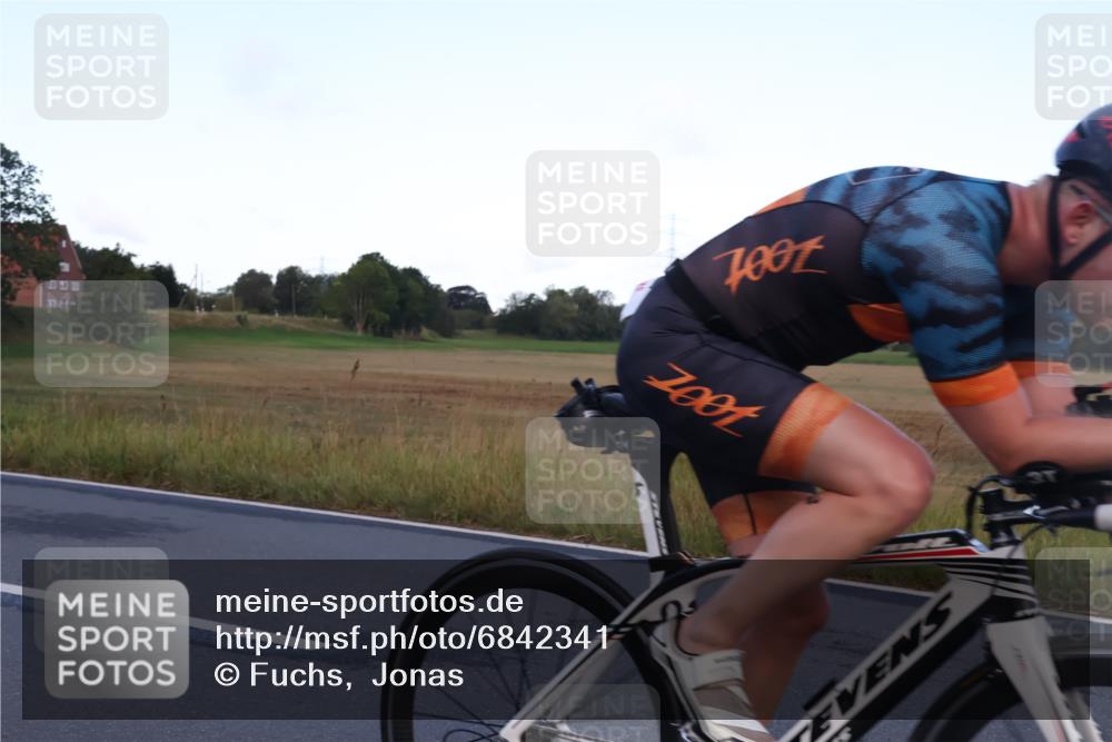 25.08.2024 - Elbe Triathlon Hamburg Fuchs,  Jonas http://msf.ph/oto/6842341 25.08.2024 08:58:50 Radfahren 41, 33 meine-sportfotos.de