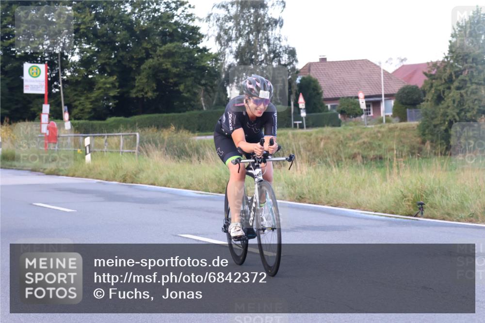 25.08.2024 - Elbe Triathlon Hamburg Fuchs,  Jonas http://msf.ph/oto/6842372 25.08.2024 08:59:09 Radfahren 143, 181, 55 meine-sportfotos.de