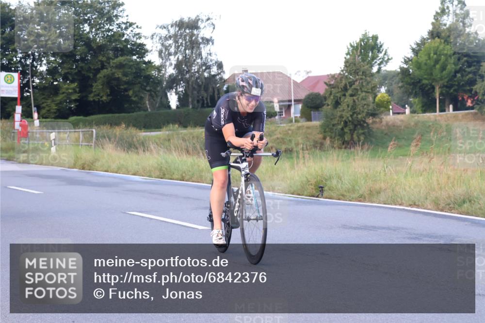 25.08.2024 - Elbe Triathlon Hamburg Fuchs,  Jonas http://msf.ph/oto/6842376 25.08.2024 08:59:09 Radfahren 143, 181, 55 meine-sportfotos.de