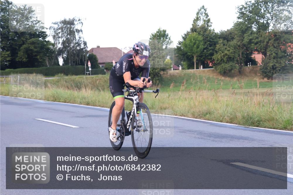 25.08.2024 - Elbe Triathlon Hamburg Fuchs,  Jonas http://msf.ph/oto/6842382 25.08.2024 08:59:09 Radfahren 143, 181, 55 meine-sportfotos.de