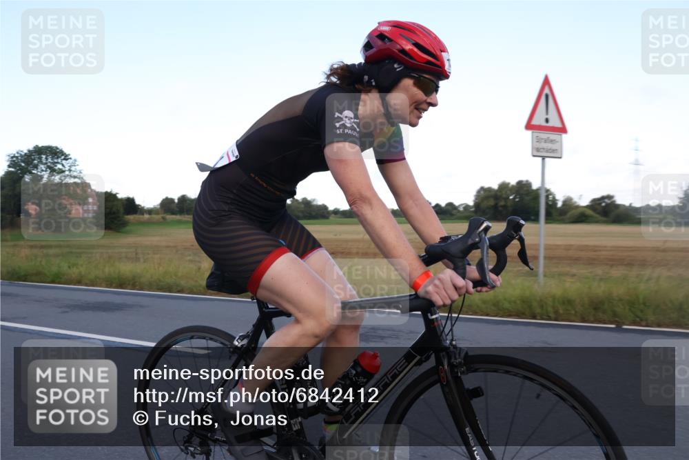 25.08.2024 - Elbe Triathlon Hamburg Fuchs,  Jonas http://msf.ph/oto/6842412 25.08.2024 08:59:11 Radfahren 143, 181, 55 meine-sportfotos.de