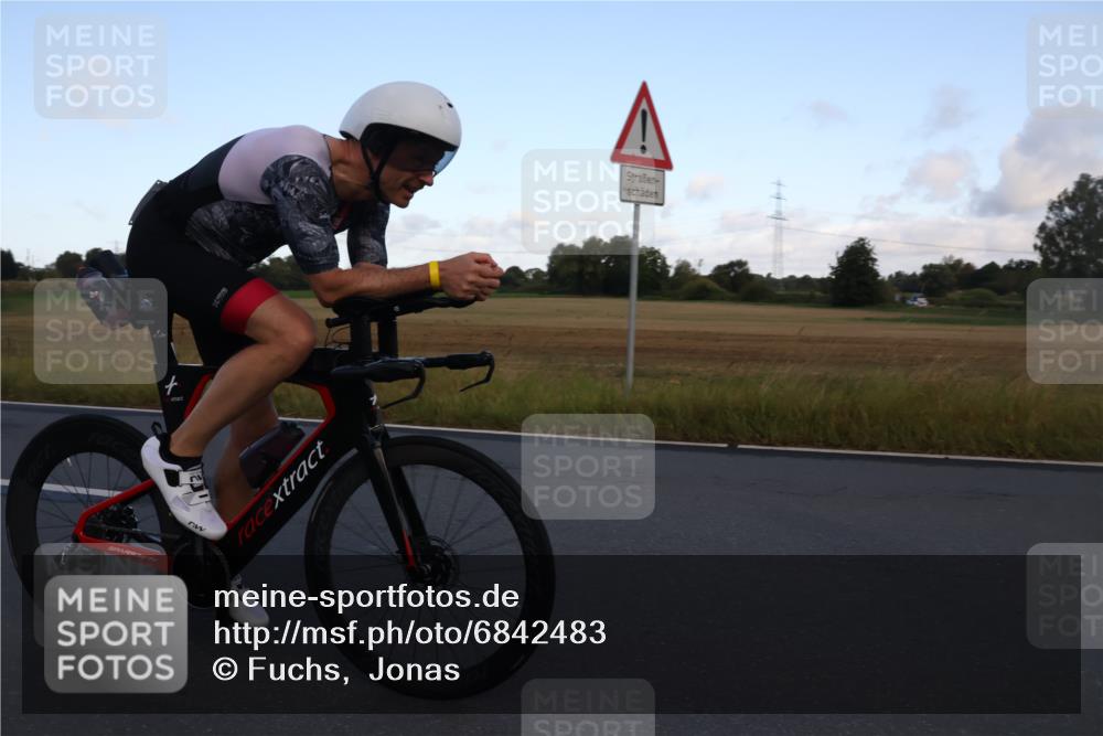 25.08.2024 - Elbe Triathlon Hamburg Fuchs,  Jonas http://msf.ph/oto/6842483 25.08.2024 08:59:16 Radfahren 55 meine-sportfotos.de