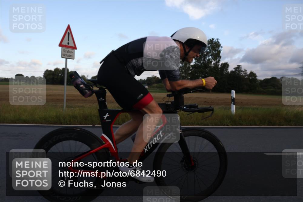 25.08.2024 - Elbe Triathlon Hamburg Fuchs,  Jonas http://msf.ph/oto/6842490 25.08.2024 08:59:16 Radfahren 55 meine-sportfotos.de