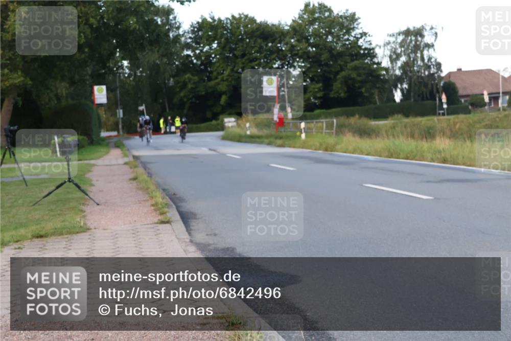 25.08.2024 - Elbe Triathlon Hamburg Fuchs,  Jonas http://msf.ph/oto/6842496 25.08.2024 08:59:22 Radfahren 47, 144, 170 meine-sportfotos.de