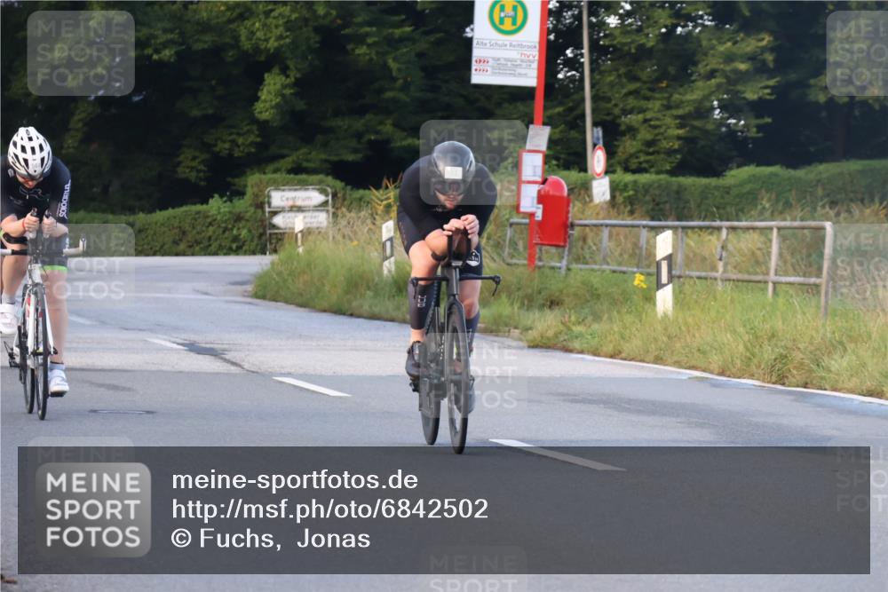 25.08.2024 - Elbe Triathlon Hamburg Fuchs,  Jonas http://msf.ph/oto/6842502 25.08.2024 08:59:25 Radfahren 47, 144, 170 meine-sportfotos.de
