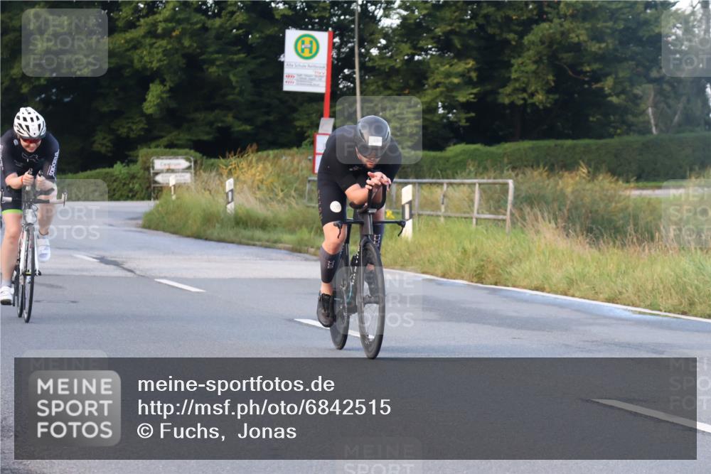 25.08.2024 - Elbe Triathlon Hamburg Fuchs,  Jonas http://msf.ph/oto/6842515 25.08.2024 08:59:26 Radfahren 47, 144, 170 meine-sportfotos.de