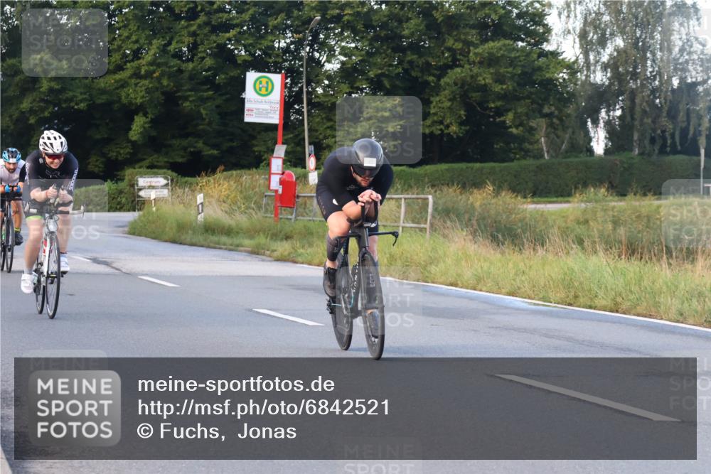 25.08.2024 - Elbe Triathlon Hamburg Fuchs,  Jonas http://msf.ph/oto/6842521 25.08.2024 08:59:26 Radfahren 47, 144, 170 meine-sportfotos.de