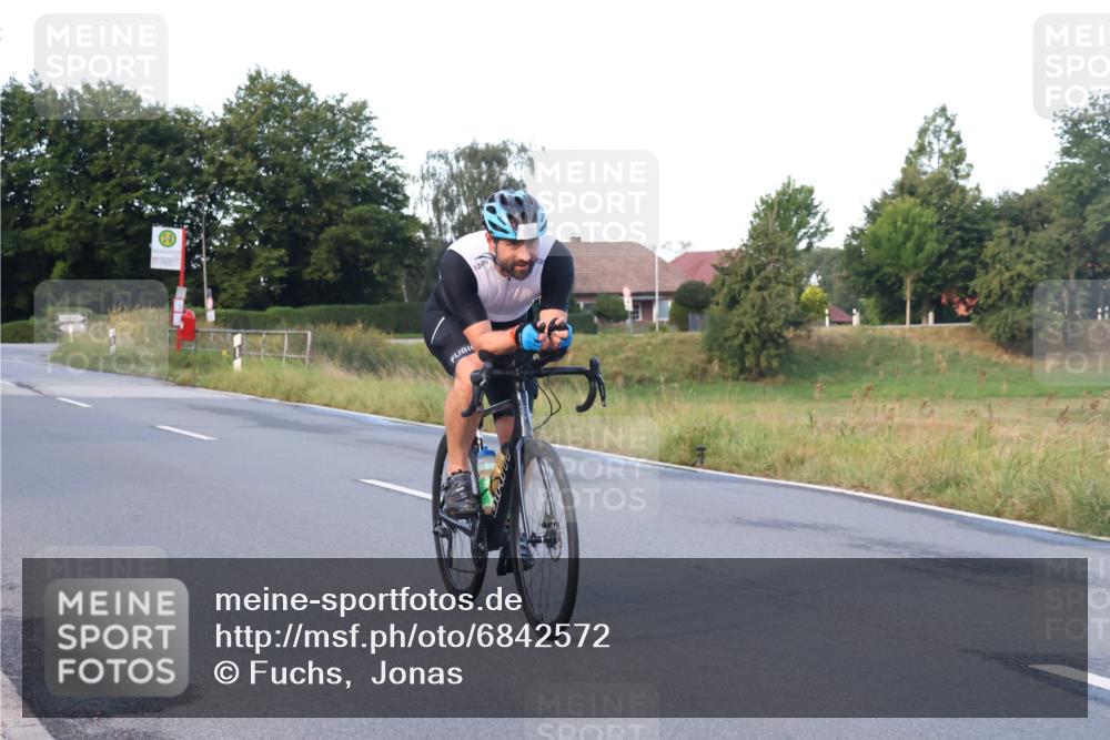 25.08.2024 - Elbe Triathlon Hamburg Fuchs,  Jonas http://msf.ph/oto/6842572 25.08.2024 08:59:28 Radfahren 47, 144, 170 meine-sportfotos.de
