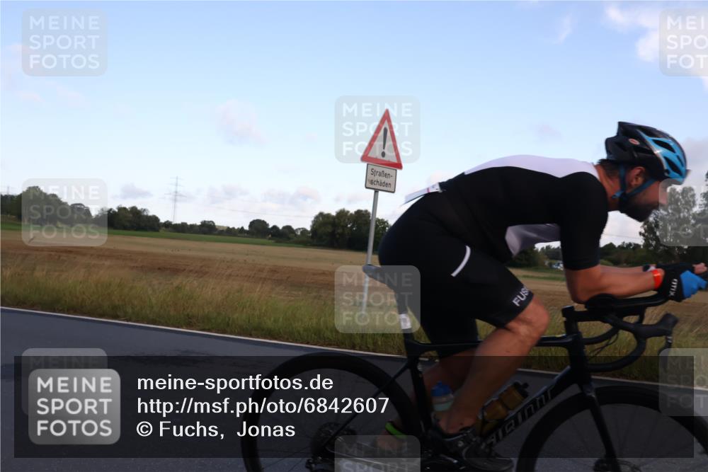 25.08.2024 - Elbe Triathlon Hamburg Fuchs,  Jonas http://msf.ph/oto/6842607 25.08.2024 08:59:29 Radfahren 47, 144, 170 meine-sportfotos.de