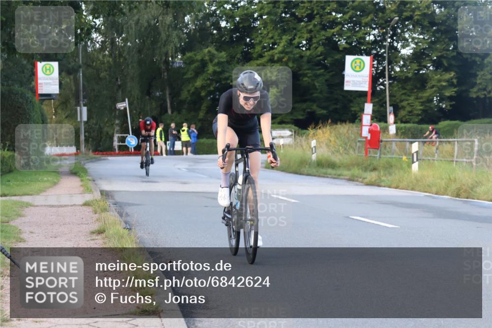 25.08.2024 - Elbe Triathlon Hamburg Fuchs,  Jonas http://msf.ph/oto/6842624 25.08.2024 08:59:52 Radfahren 133, 90 meine-sportfotos.de
