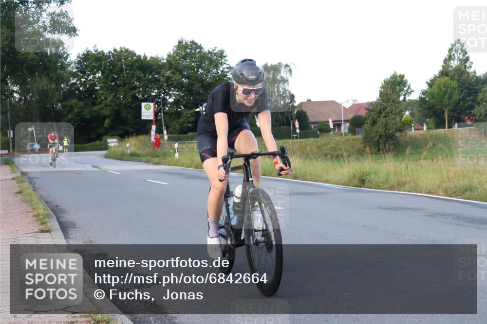 25.08.2024 - Elbe Triathlon Hamburg Fuchs,  Jonas http://msf.ph/oto/6842664 25.08.2024 08:59:52 Radfahren 133, 90 meine-sportfotos.de