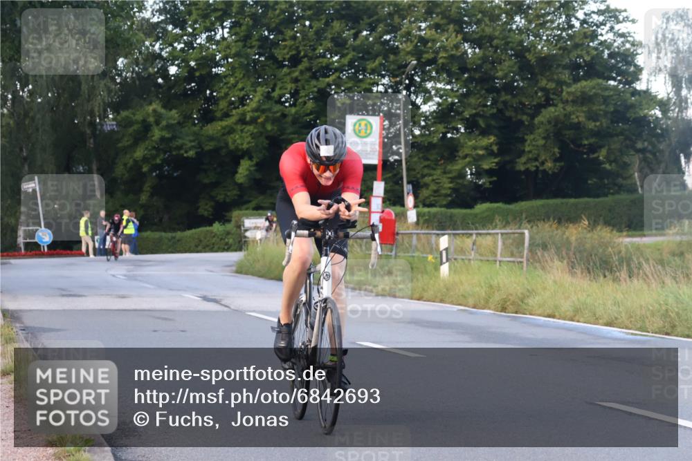 25.08.2024 - Elbe Triathlon Hamburg Fuchs,  Jonas http://msf.ph/oto/6842693 25.08.2024 08:59:55 Radfahren 133, 90 meine-sportfotos.de
