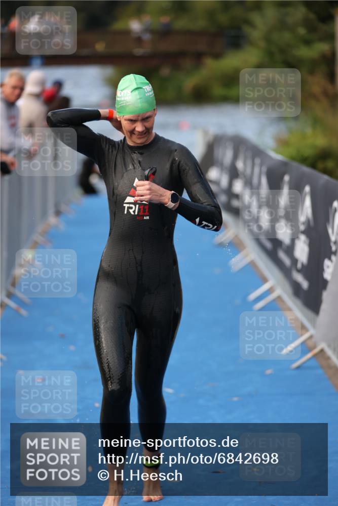 25.08.2024 - Elbe Triathlon Hamburg H.Heesch http://msf.ph/oto/6842698 25.08.2024 08:45:56 Schwimmen 126, 149, 154, 159, 184 meine-sportfotos.de