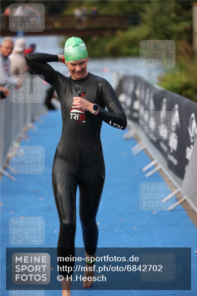 25.08.2024 - Elbe Triathlon Hamburg H.Heesch http://msf.ph/oto/6842702 25.08.2024 08:45:56 Schwimmen 126, 149, 154, 159, 184 meine-sportfotos.de