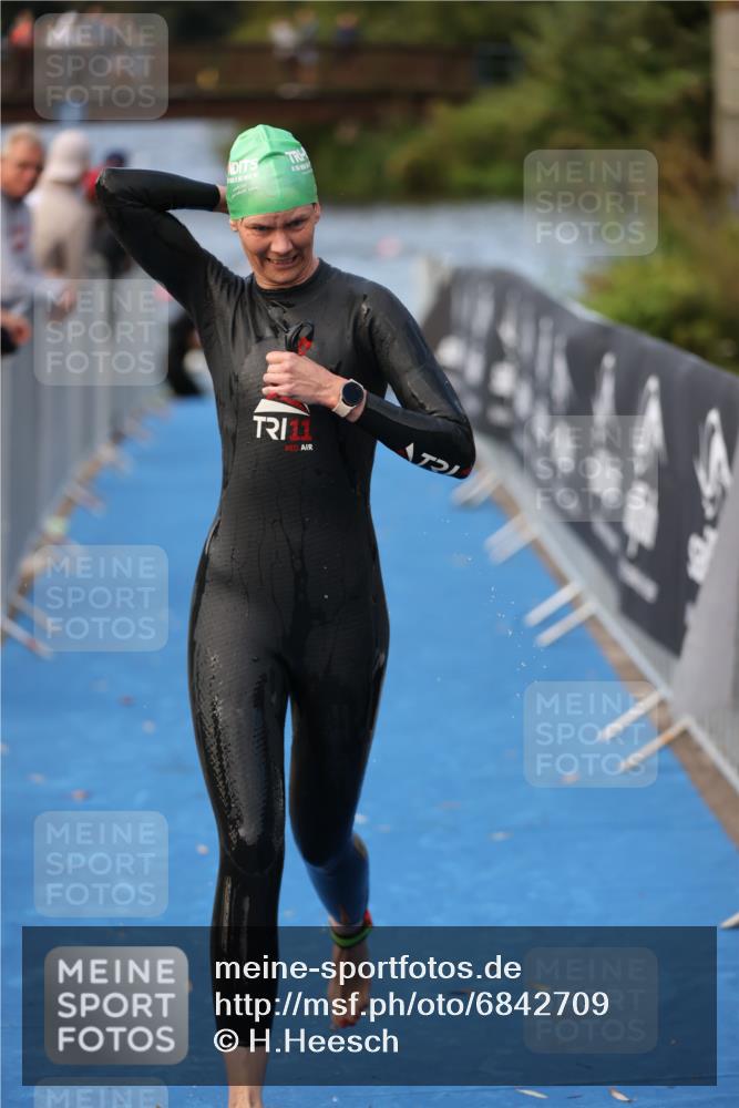 25.08.2024 - Elbe Triathlon Hamburg H.Heesch http://msf.ph/oto/6842709 25.08.2024 08:45:56 Schwimmen 126, 149, 154, 159, 184 meine-sportfotos.de
