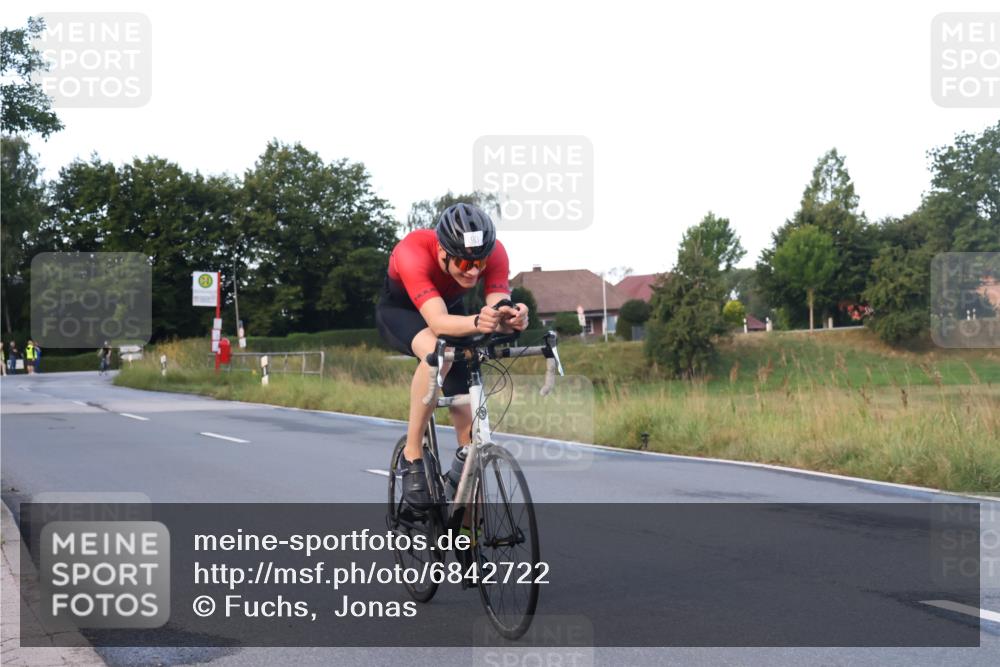25.08.2024 - Elbe Triathlon Hamburg Fuchs,  Jonas http://msf.ph/oto/6842722 25.08.2024 08:59:55 Radfahren 133, 90 meine-sportfotos.de