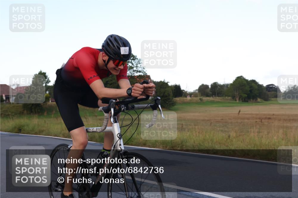 25.08.2024 - Elbe Triathlon Hamburg Fuchs,  Jonas http://msf.ph/oto/6842736 25.08.2024 08:59:56 Radfahren 133, 90 meine-sportfotos.de
